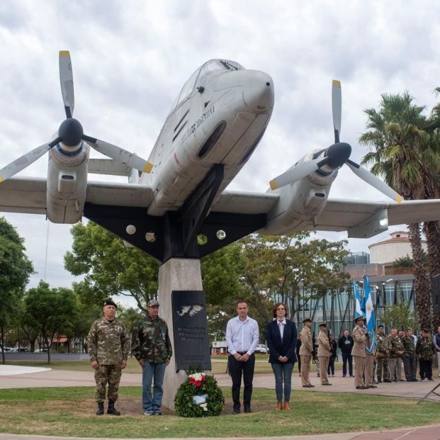 Campana homenajeó a los héroes de Malvinas