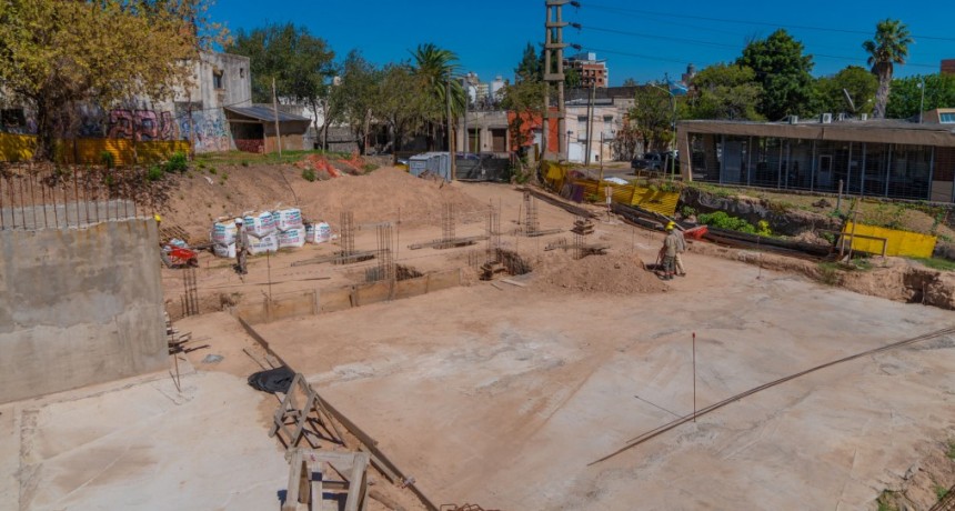 El intendente recorrió el avance de obra de la reconstrucción de la Casa de los Costa