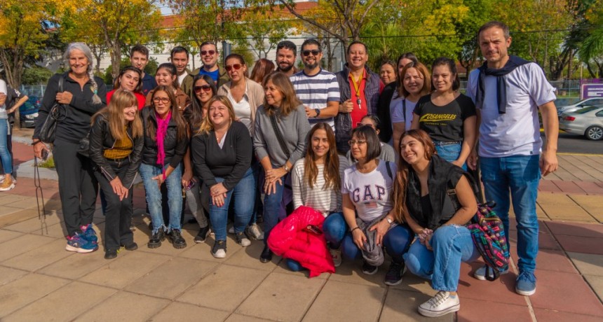 El Intendente y su equipo salieron a conversar con vecinos   