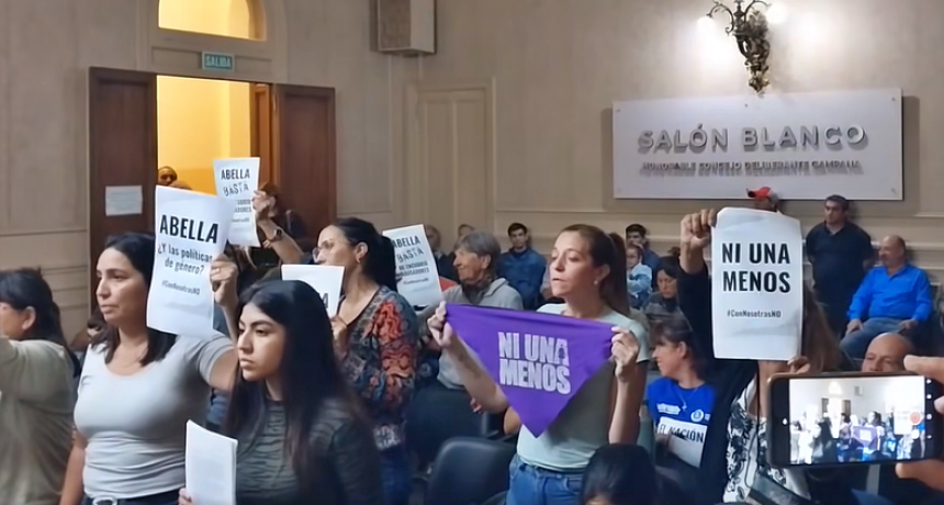 Colectivas feministas cruzaron a concejales oficialistas: “quieren ocultar que Abella tiene un funcionario acusado de abuso”