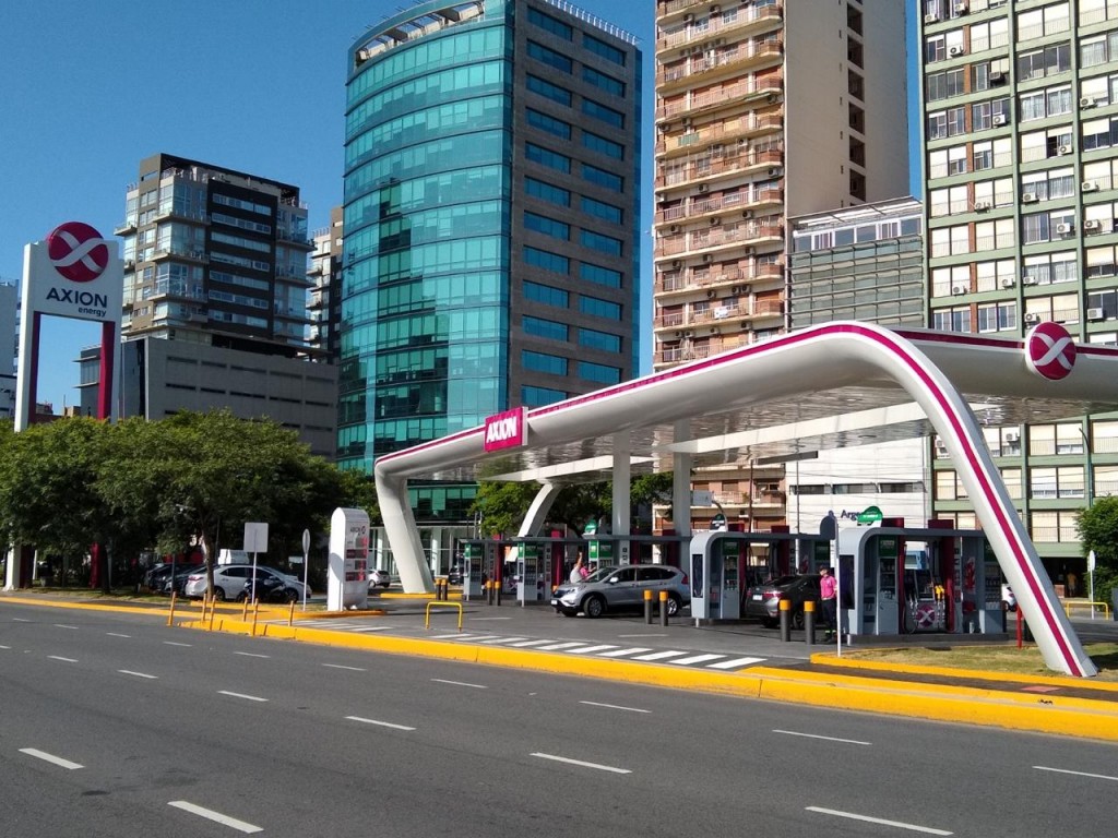Qué valoran los argentinos de una estación de servicio, según más de 330.000 reseñas