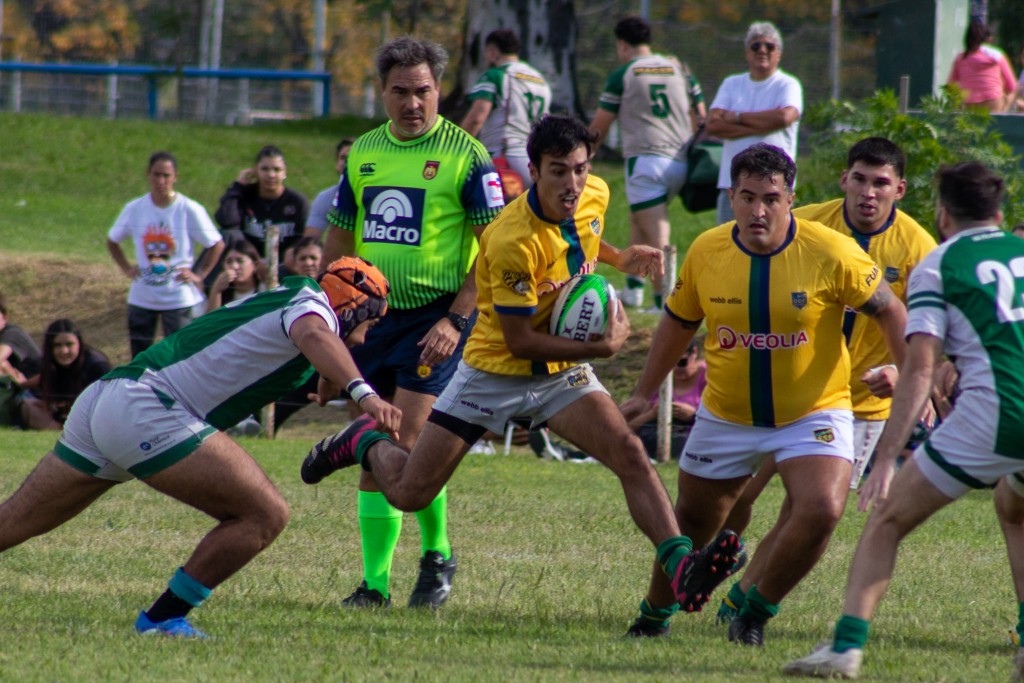 Ciudad de Campana recibió a Los Pinos en su primer juego como local de la temporada