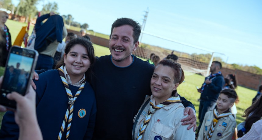 Alejo Sarna acompañó la inauguración del Grupo Scout 'Carlo Acutis' con una importante donación