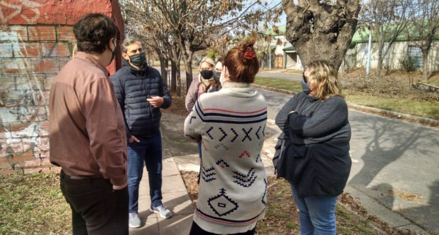 Concejales de Juntos por el Cambio analizaron con vecinos dos proyectos para el barrio Siderca