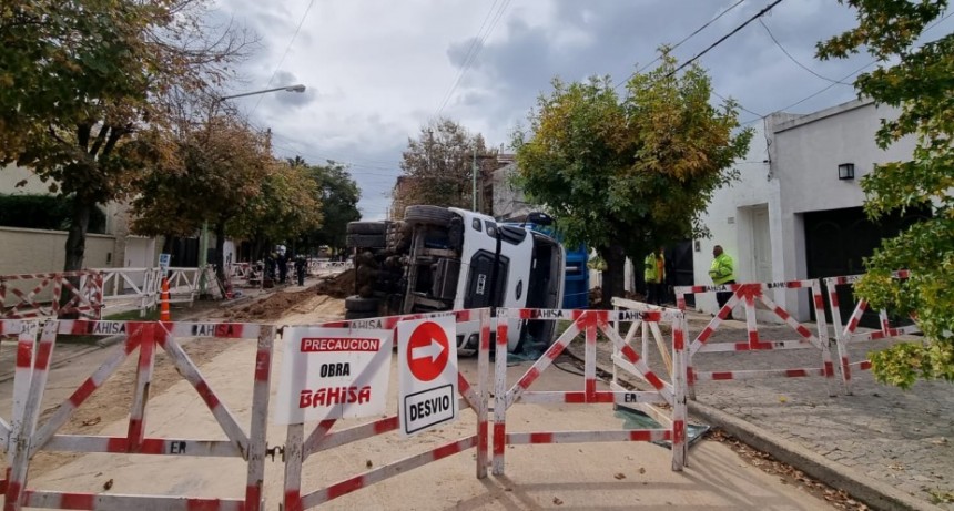 TRAS UN ACCIDENTE CON UN CAMIÓN EL MUNICIPIO VOLVIÓ A PARALIZAR LA OBRA DEL GASODUCTO