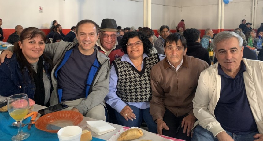 Abella acompañó la celebración del 63º Aniversario de la sociedad de fomento de Otamendi