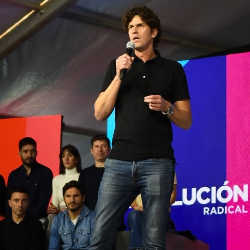 LOUSTEAU INAUGURÓ EL PRIMER ENCUENTRO NACIONAL DE EVOLUCIÓN RADICAL