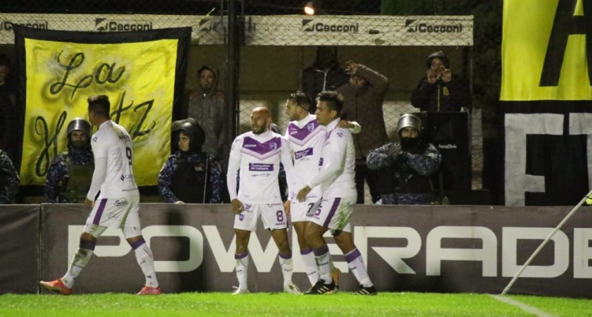 Carlos Pereyra : el empate en el final fue un premio a nuestro esfuerzo