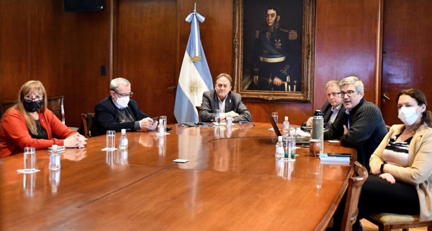 MINISTROS DE SALUD DEL PAÍS ACORDARON INICIAR LA VACUNACIÓN DE REFUERZO COVID-19 EN LA POBLACIÓN DE 5 A 11 AÑOS