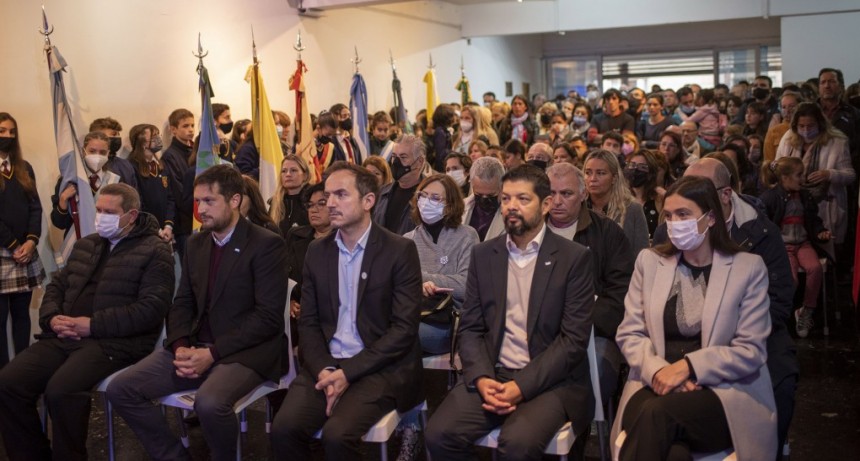 Campana celebró el 212º aniversario de la Revolución de Mayo