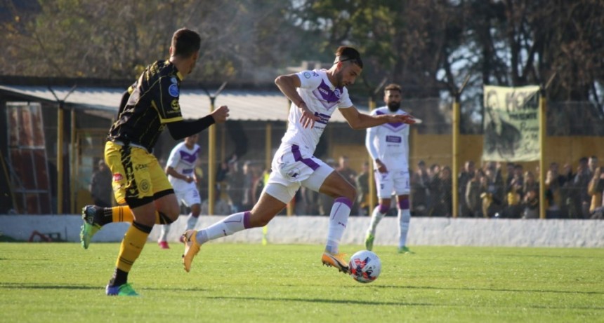 Un tiempo le alcanzó a Flandria para ganar el partido 