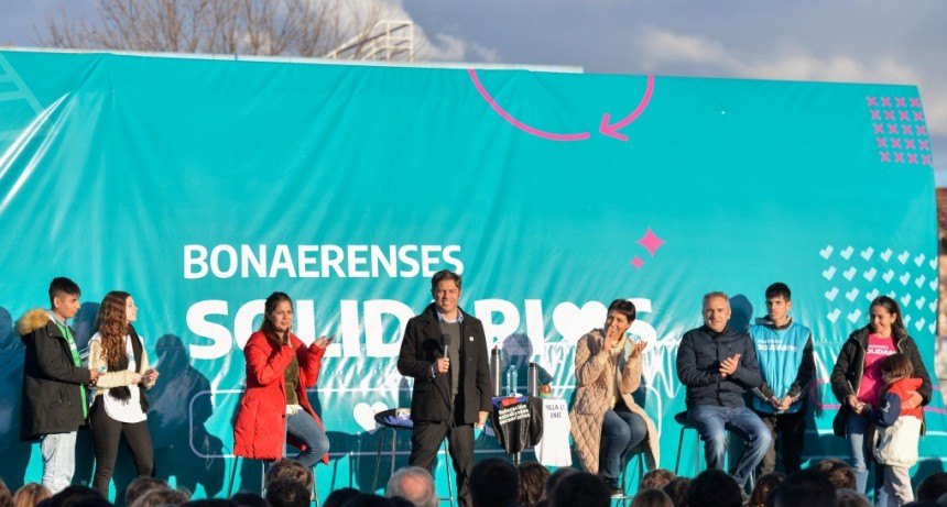 QUILMES : Kicillof encabezó el lanzamiento de una nueva etapa del programa Bonaerenses Solidarios y Solidarias 