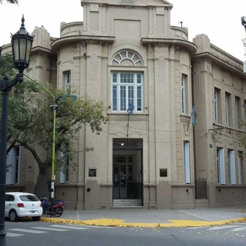 Suspenden preventivamente las clases presenciales en el Instituto N°15 por una caída de mampostería