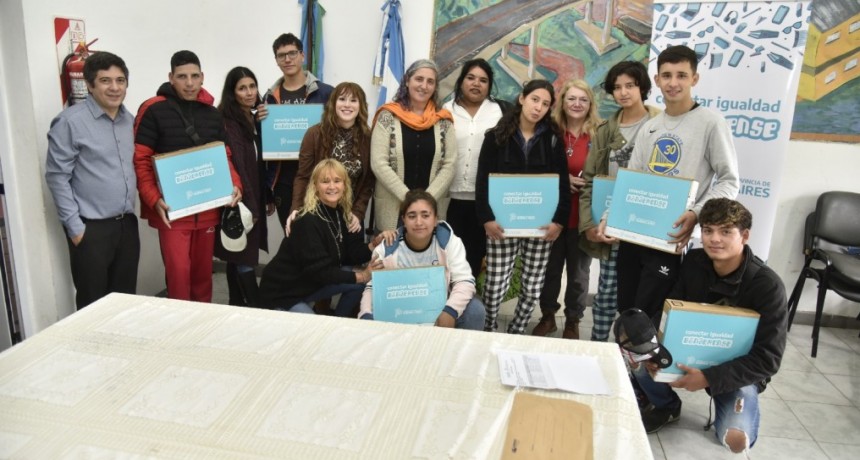 Entregaron netbooks del Conectar Igualdad Bonaerense en la Escuela Agraria Nº1 