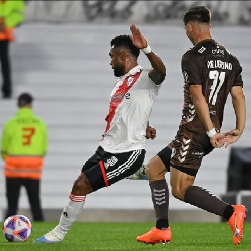 River Plate ganó y sigue siendo líder