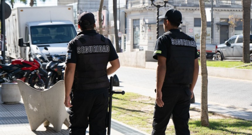 El Municipio mantiene el refuerzo de seguridad en las zonas comerciales de la ciudad