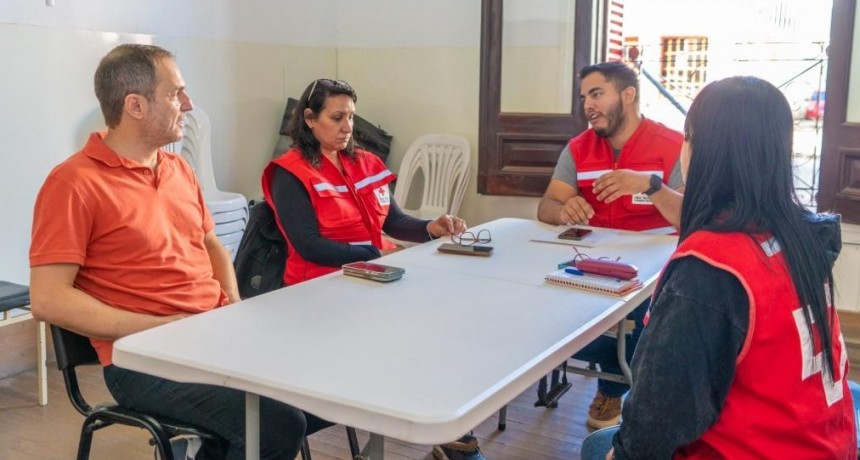Abella visitó la sede local de la Cruz Roja Argentina y destacó su rol en la comunidad