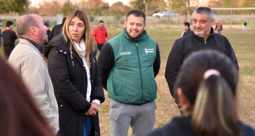 CARLOS ORTEGA Y MARIA EUGENIA GIROLDI VISITARON AL CLUB ATLÉTICO SANTA LUCÍA