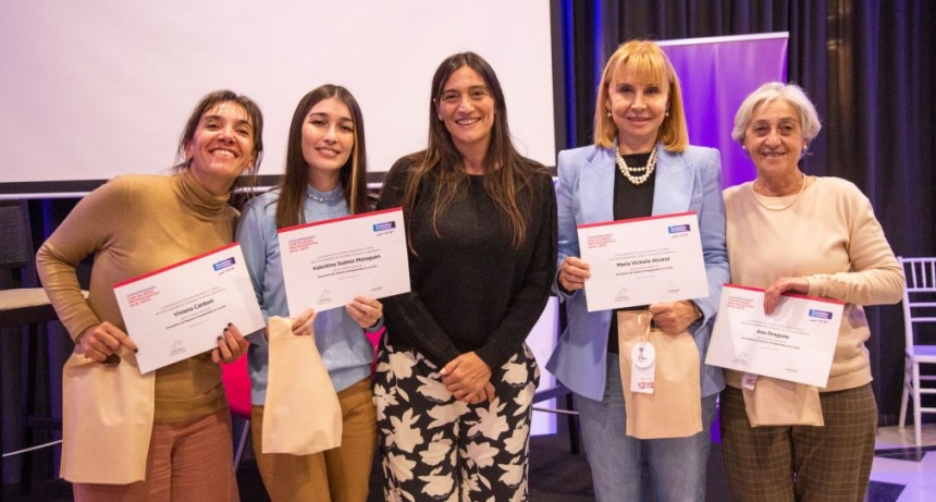 Con un encuentro de mujeres protagonistas en el arte, se puso en marcha un ciclo de conversatorios