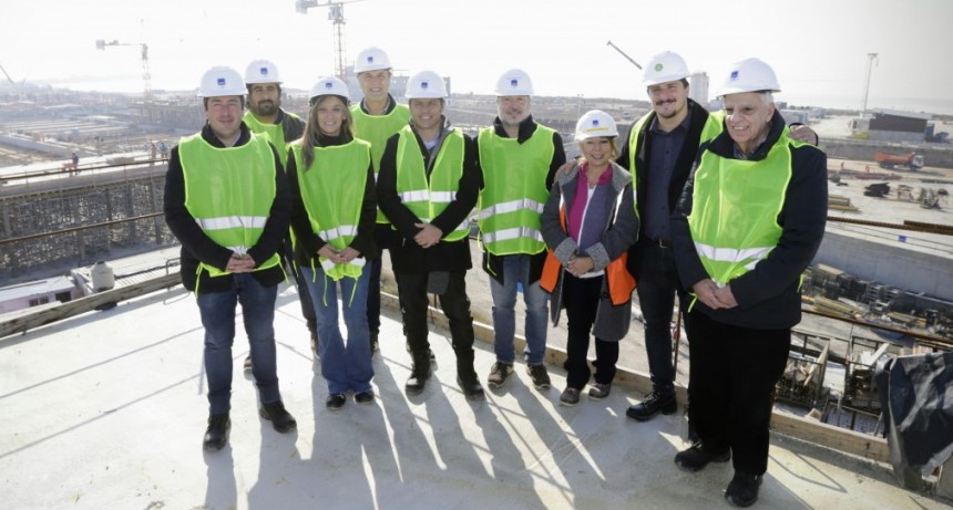 AVELLANEDA : Kicillof recorrió los avances de la megaobra del Sistema Riachuelo 
