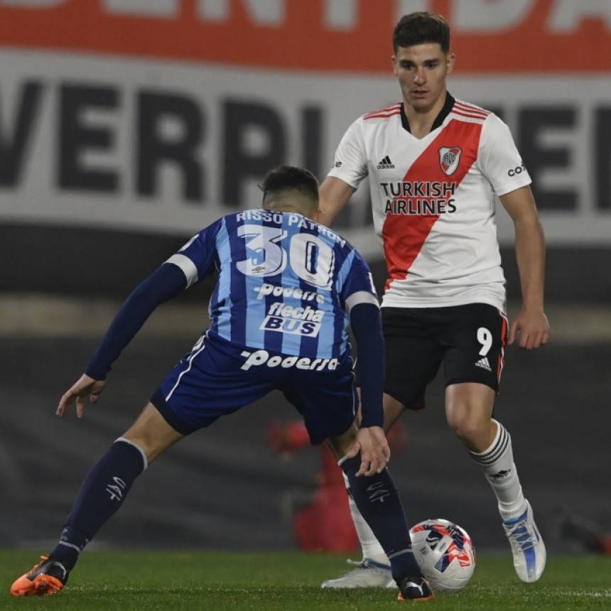 Con un eficaz Lampe Atlético Tucumán se llevó un empate del Monumental