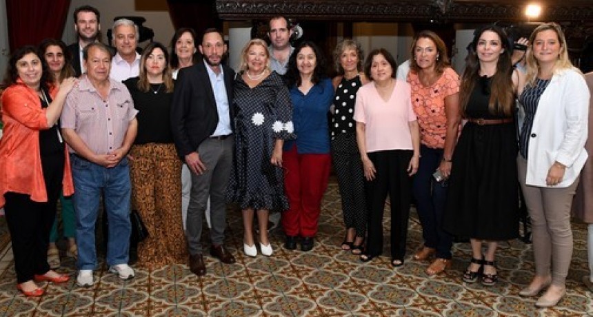 La Coalición Cívica presentó un proyecto que propone cárcel efectiva para quienes manejen planes sociales y extorsionen a beneficiarios