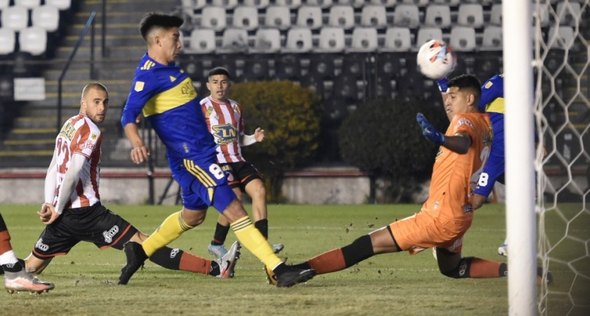 Boca Juniors fue contundente en el segundo tiempo y se llevó la victoria