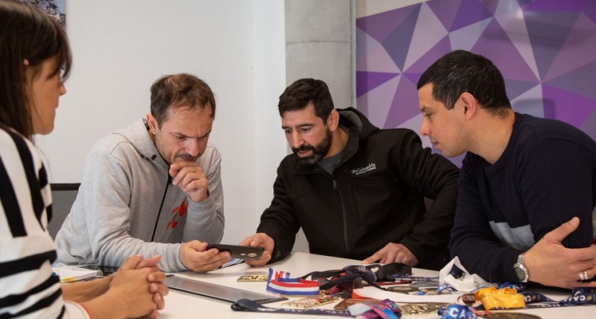 El Intendente Abella felicitó al atleta Daniel Coronel