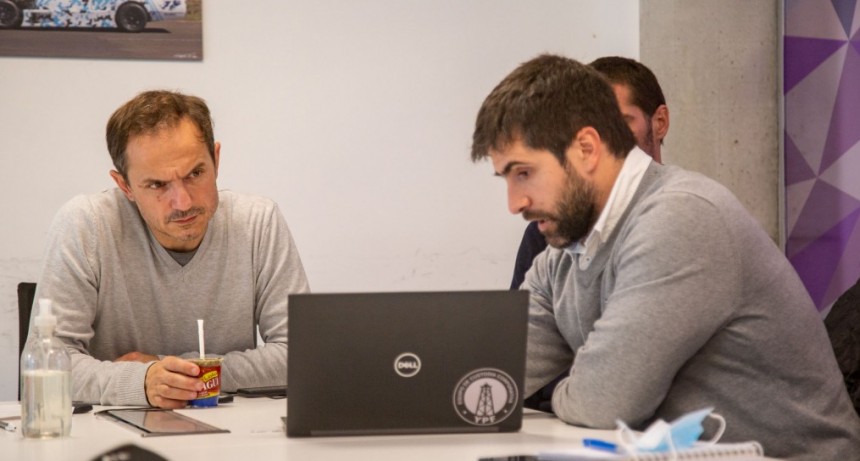 El Intendente se reunió con representantes de YPF por llegada de cargadores eléctricos a estaciones de servicio