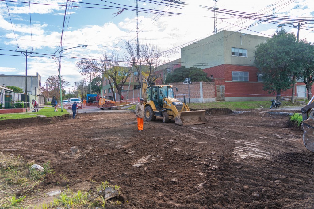 El Municipio inició un nuevo plan de bacheo urbano de hormigón en el casco urbano
