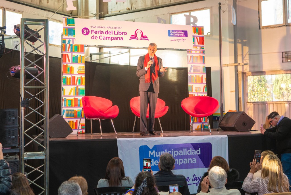 Con una gran concurrencia de público, comenzó la tercera Feria del Libro de Campana