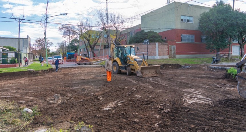 El Municipio inició un nuevo plan de bacheo urbano de hormigón en el casco urbano
