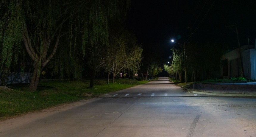 La colectora del barrio Los Pioneros, con más y mejor iluminación