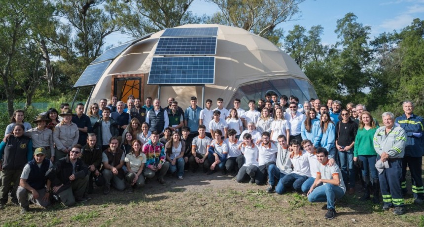 Tenaris inauguró domos sustentables construidos por estudiantes técnicos en el Parque Nacional Ciervo de los pantanos
