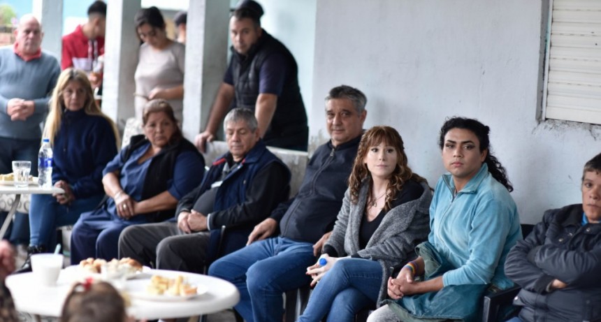 Carlos Ortega de recorrida por los barrios de la ciudad