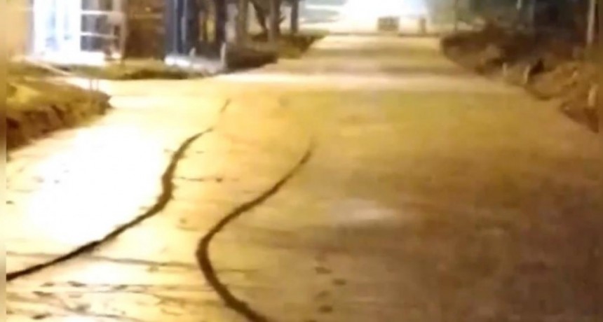 Vándalos dañaron el nuevo pavimento de la calle Vigalondo