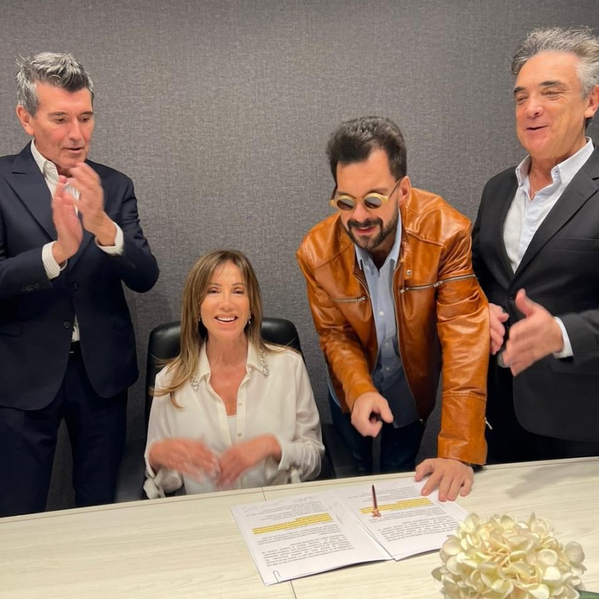 DULCE GRANADOS FIRMÓ CONTRATO COMO PRODUCTORA DE PAMPAS BRAVAS JUNTO A ARTAZA Y CHERUTTI
