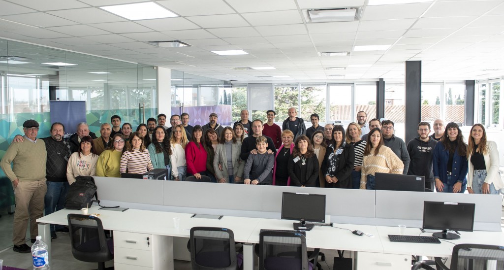 Abella presentó la ampliación del Edificio BMC durante el agasajo al periodismo local