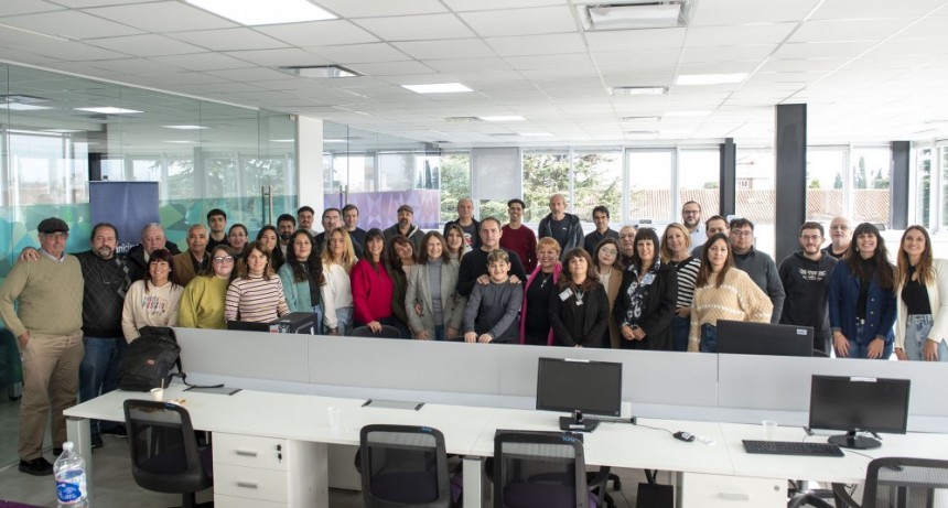 Abella presentó la ampliación del Edificio BMC durante el agasajo al periodismo local