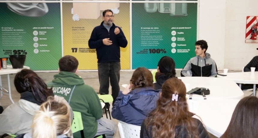 El Centro de Reciclaje Municipal recibió a alumnos del Centro de Formación Laboral N° 407