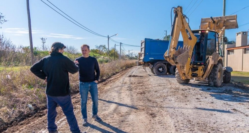El Municipio comenzó los trabajos para sumar más cuadras de asfalto en Los Pioneros