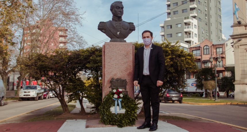 Cientos de vecinos celebraron el 204&deg; aniversario de la Independencia a trav&eacute;s de un acto virtual