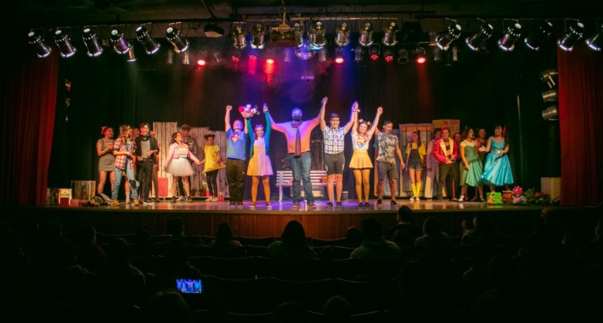 Con la obra &ldquo;Juguemos a jugar&rdquo;, volvi&oacute; el teatro gratuito al Pedro Barbero