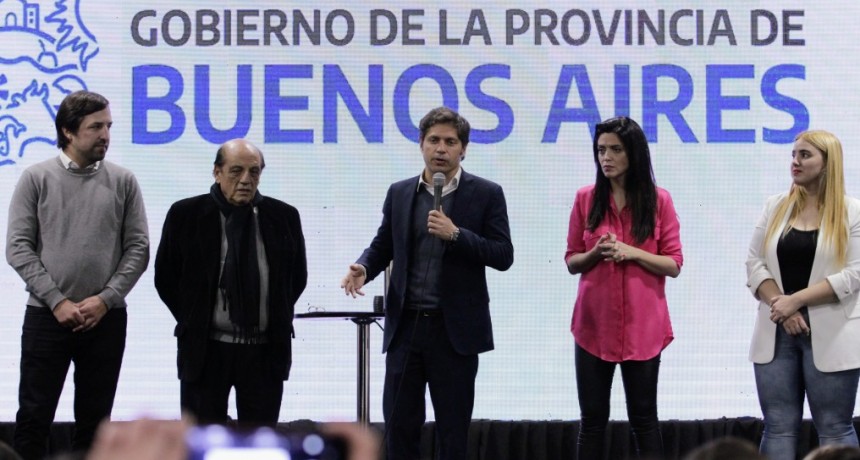 BERAZATEGUI : Kicillof participó del reconocimiento a trabajadores que participaron de la campaña de vacunación 