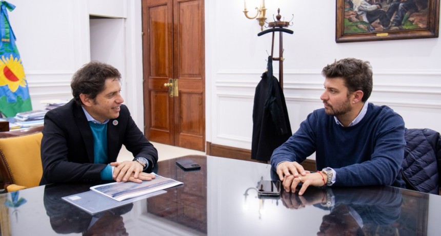 Kicillof se reunió con el intendente de Exaltación de la Cruz 
