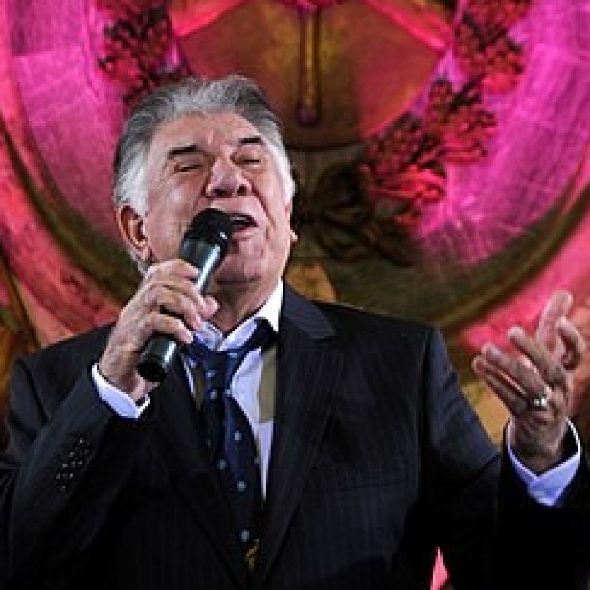 Raúl Lavié y la orquesta OrquestaTípica Sans Souci  principales atractivos del Preliminar del Mundial de Tango