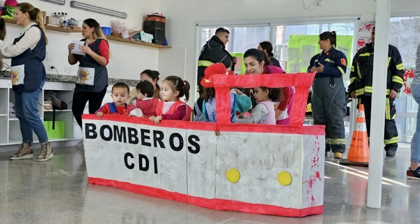 Los Bomberos Voluntarios visitaron el Centro de Desarrollo Infantil