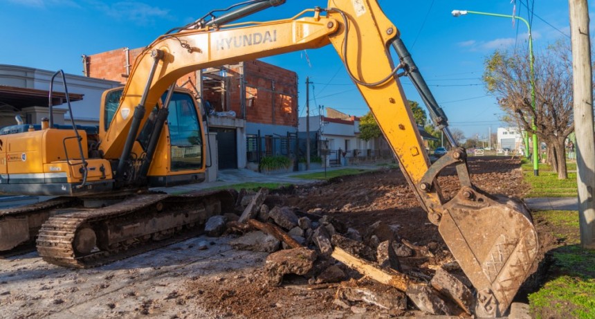 Se intensifican las obras para reparar las calles del casco urbano