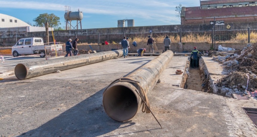 El Municipio ejecuta obras que mejorarán el drenaje del agua en el bajo del casco céntrico