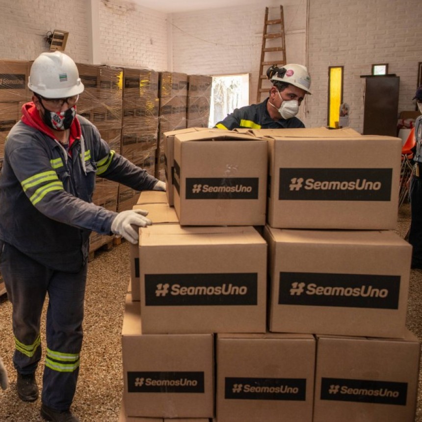 Tenaris hizo una nueva entrega de 3.000 cajas de alimentos en Campana y Z&aacute;rate de la iniciativa #SeamosUno